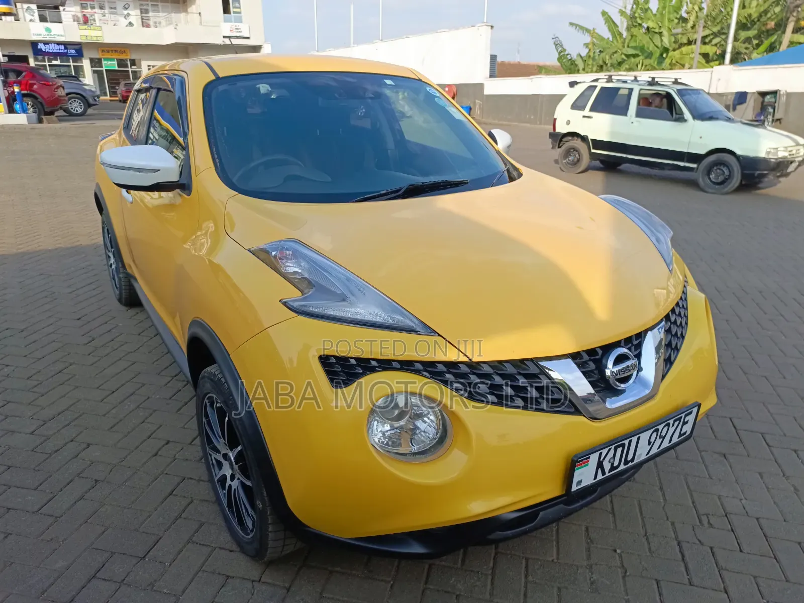 Nissan Juke 2018 Yellow