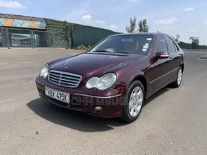 Mercedes-Benz C180 2006 Maroon