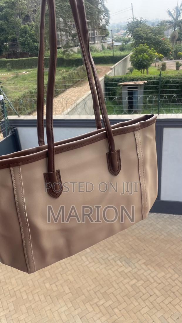 Elegant and Quality Ladies Handbag - thumbnail 4