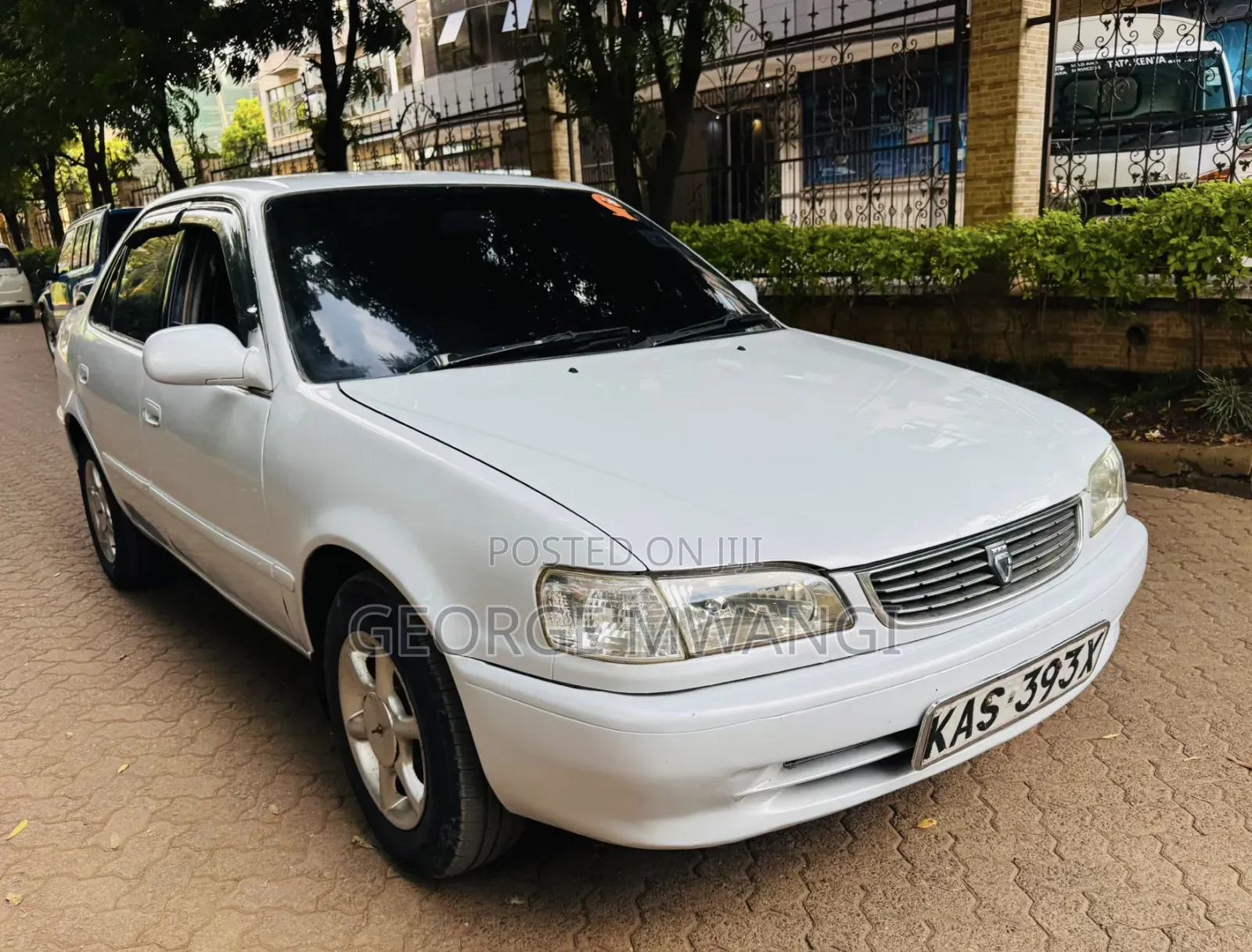 Toyota Corolla 1998 White