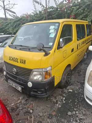 Nissan Caravan (Urvan) 2012 Yellow