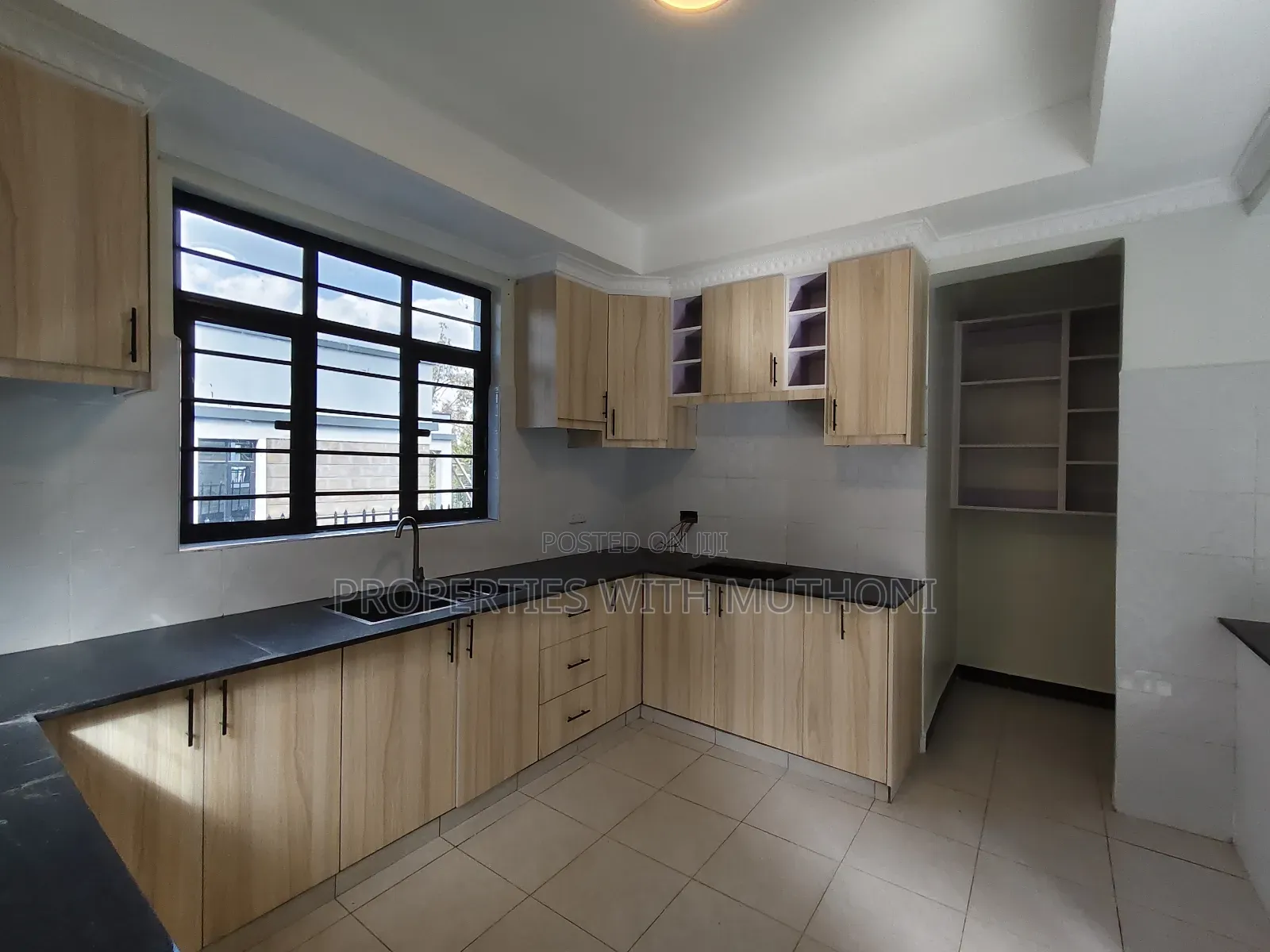 4bdrm Bungalow in Matasia for sale