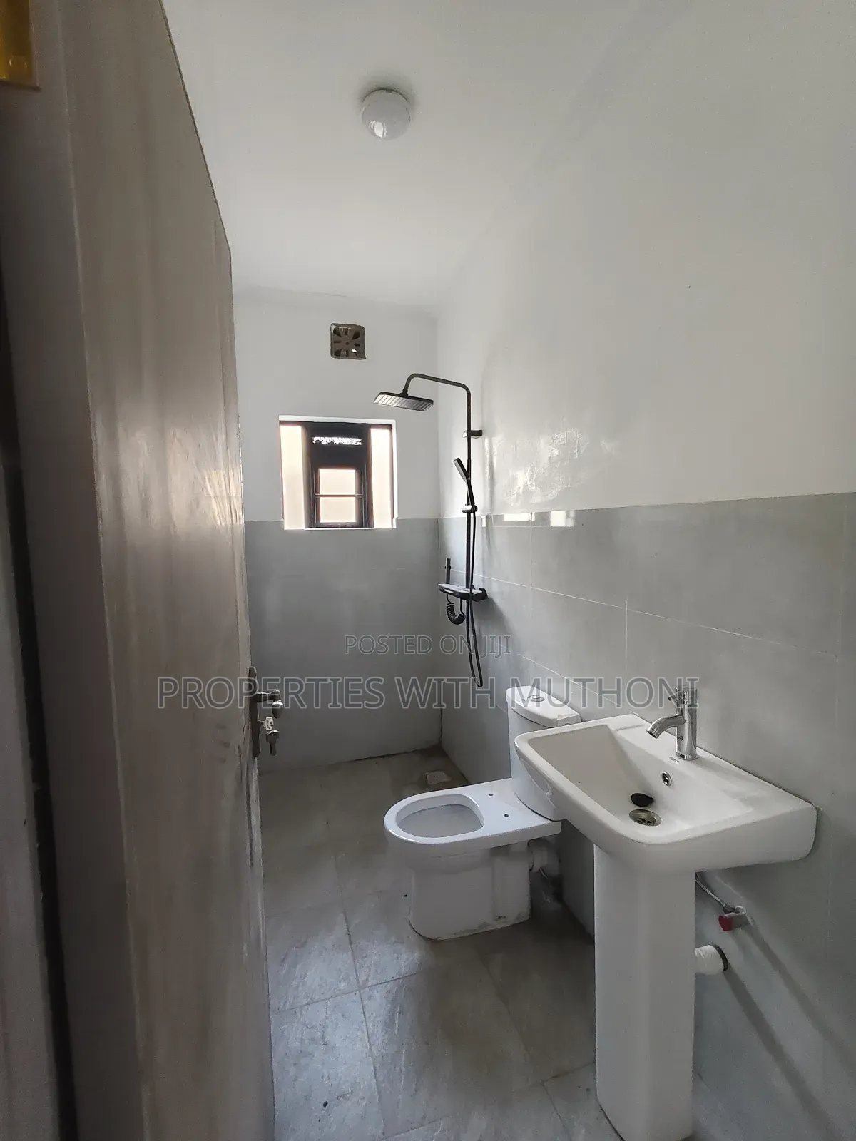 5bdrm Bungalow in Matasia for sale