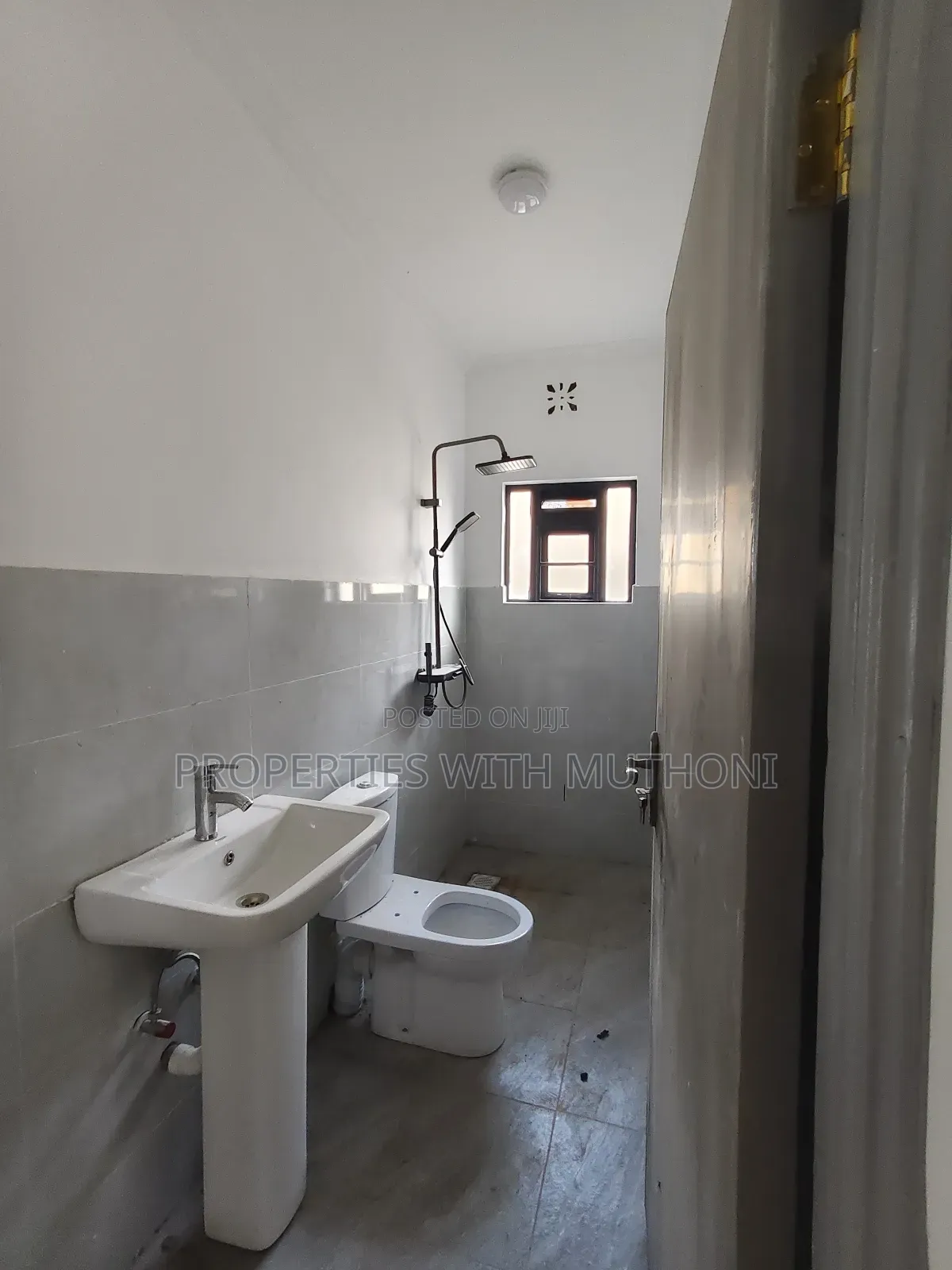 5bdrm Bungalow in Matasia for sale