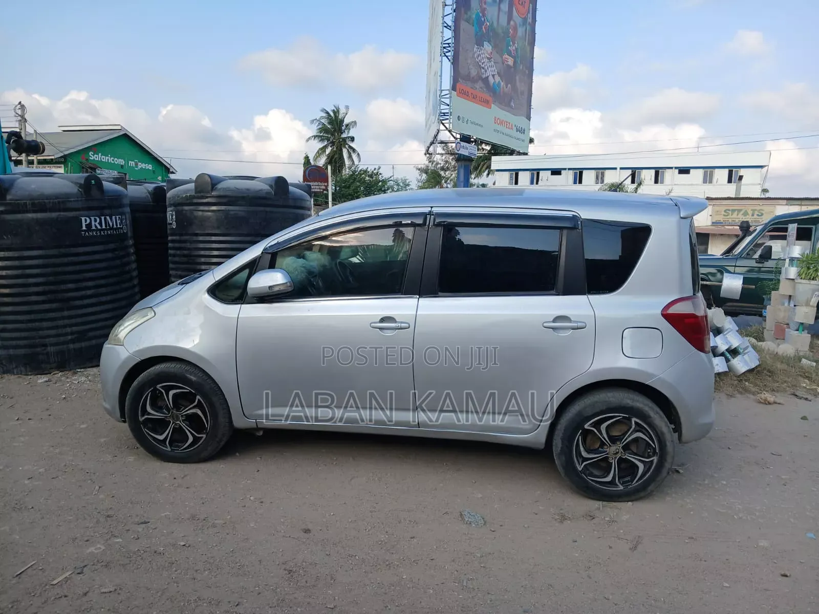 Toyota Ractis 2011 Silver
