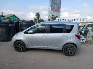 Toyota Ractis 2011 Silver