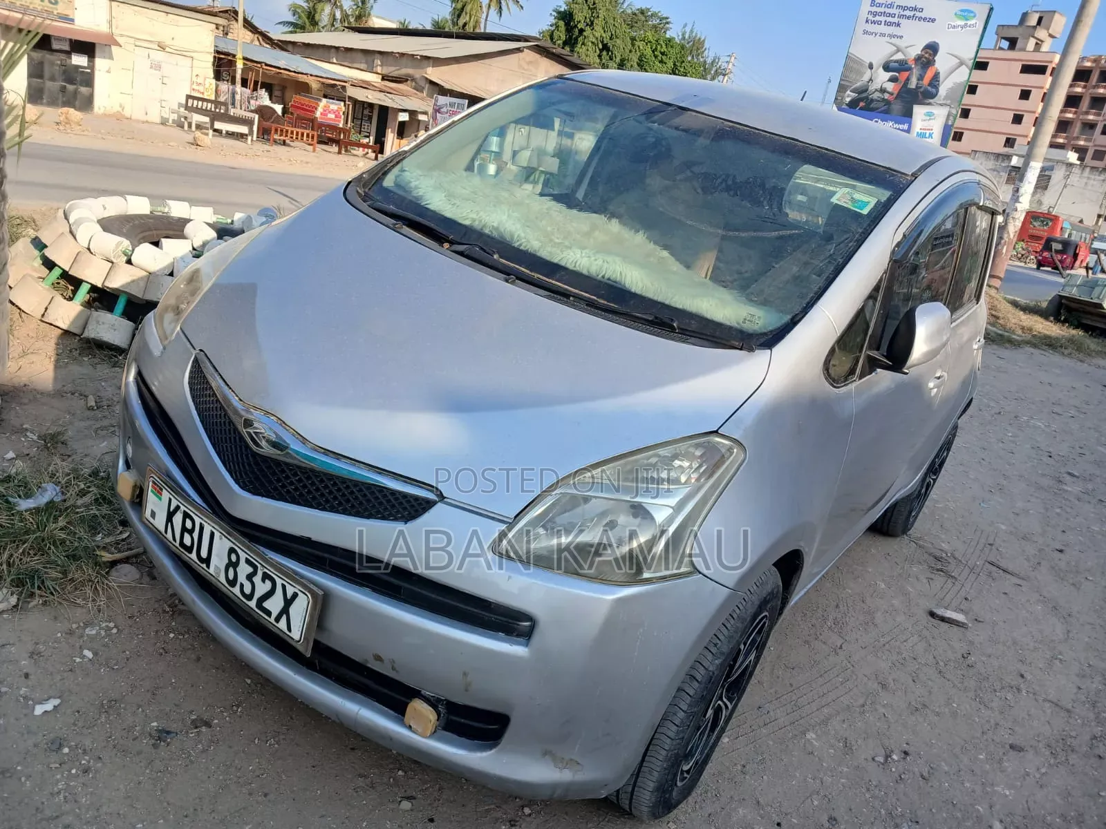 Toyota Ractis 2011 Silver