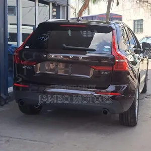 Volvo XC60 T5 Inscription AWD 2020 Brown