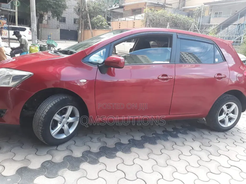 Toyota Auris 2008 Red