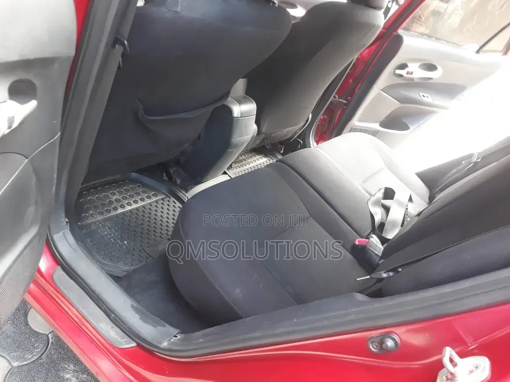Toyota Auris 2008 Red
