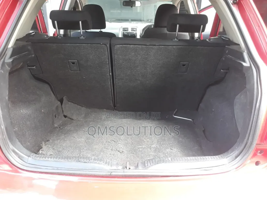 Toyota Auris 2008 Red