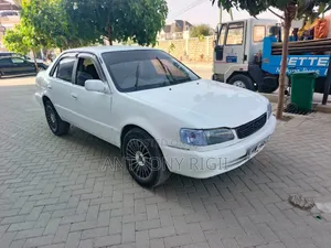 Toyota Corolla Sedan Automatic 1998 White