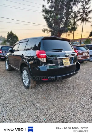 Toyota Vanguard 2012 Black