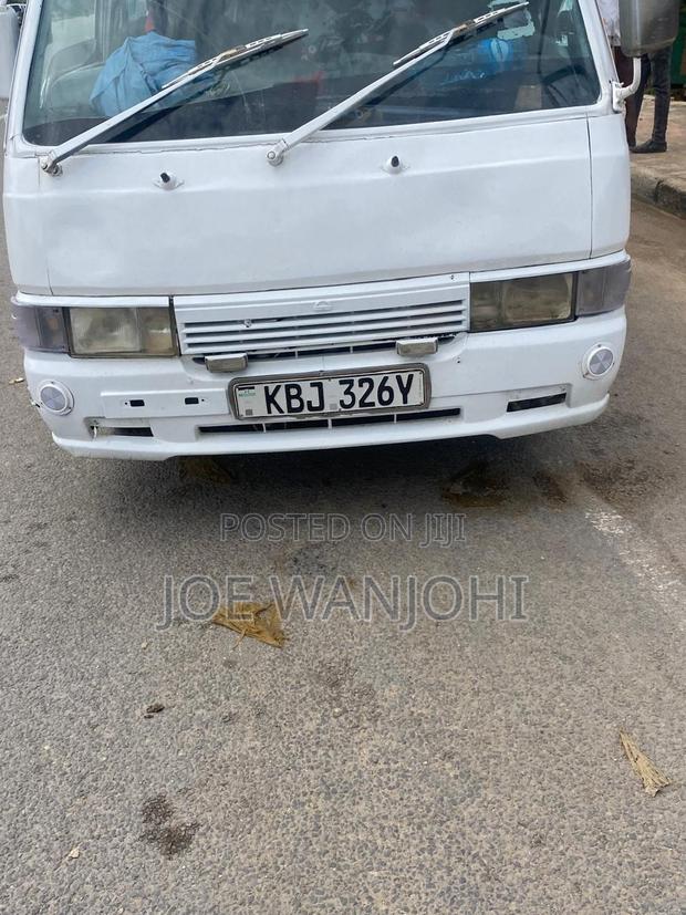 Nissan Caravan (Urvan) 2001 White - thumbnail 3