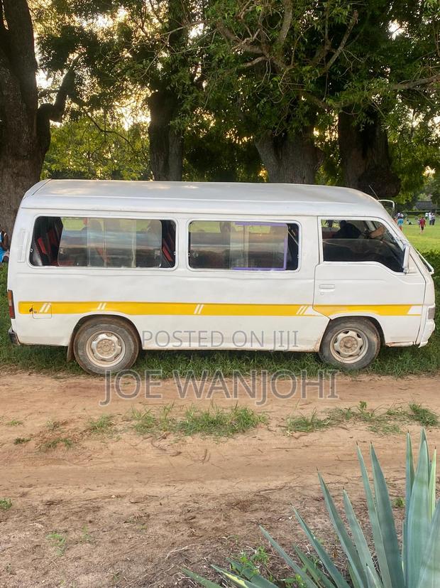 Nissan Caravan (Urvan) 2001 White - thumbnail 7