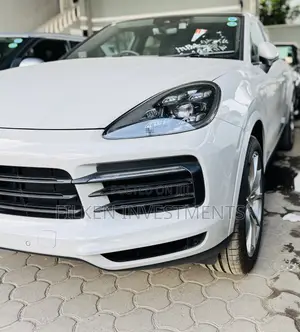 Porsche Cayenne 2021 White