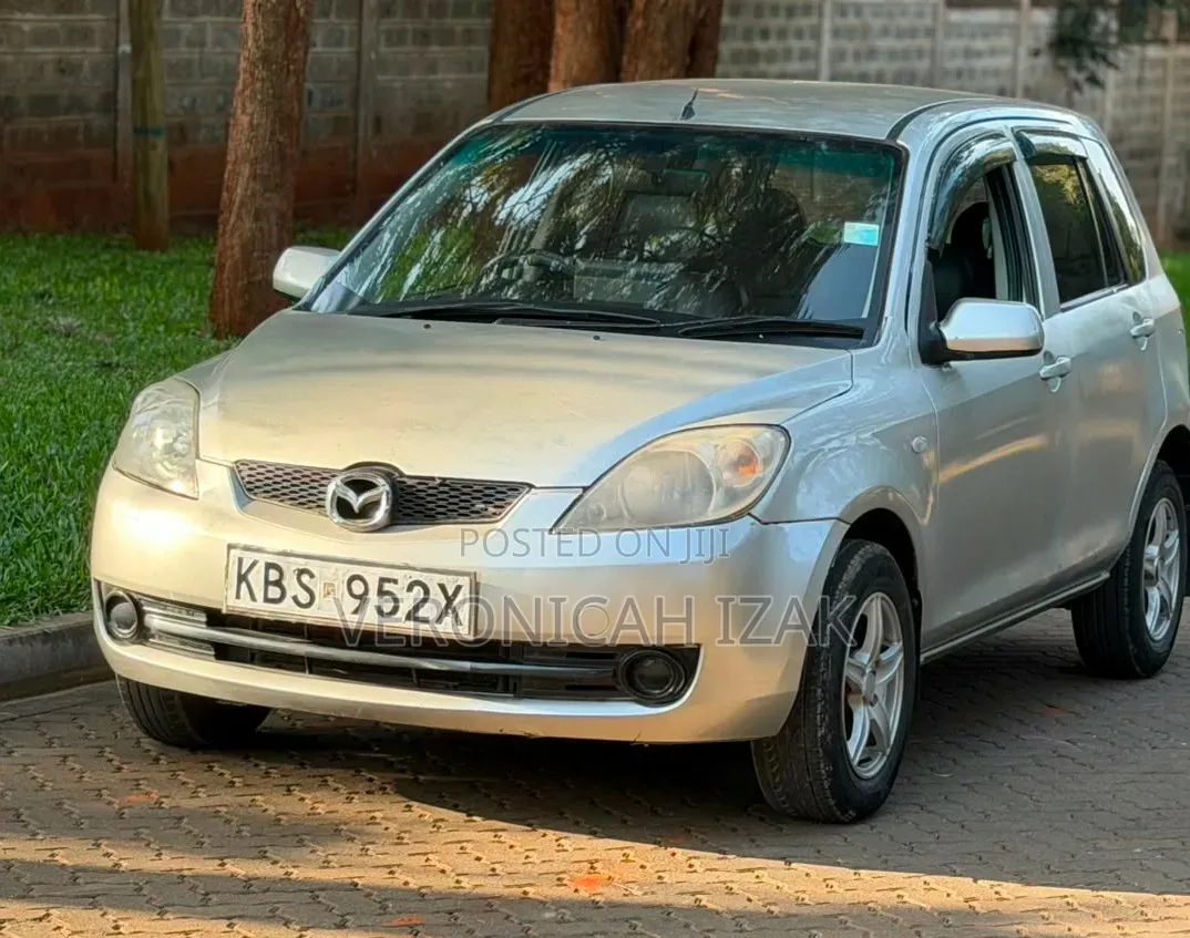 Mazda Demio 2003 Silver