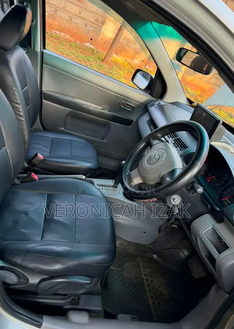Mazda Demio 2003 Silver