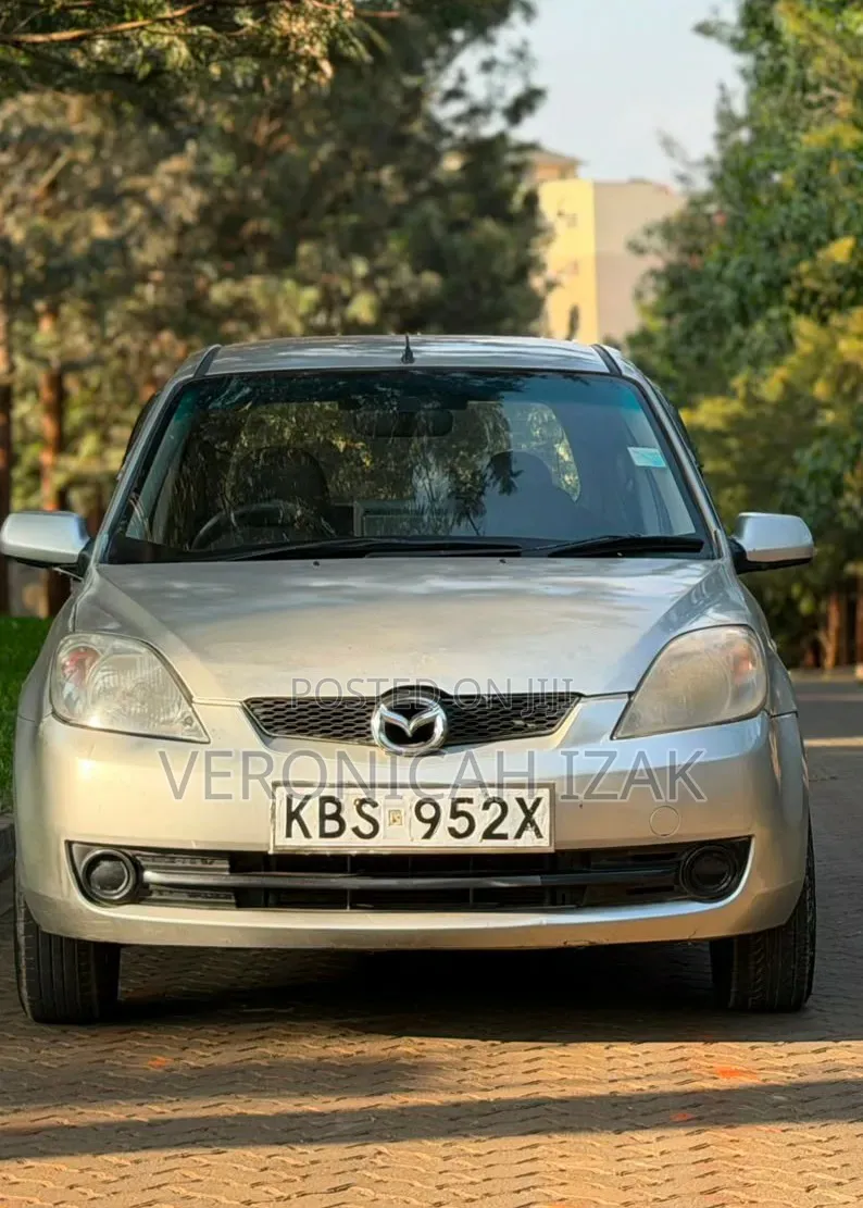 Mazda Demio 2003 Silver