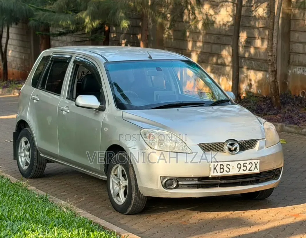 Mazda Demio 2003 Silver