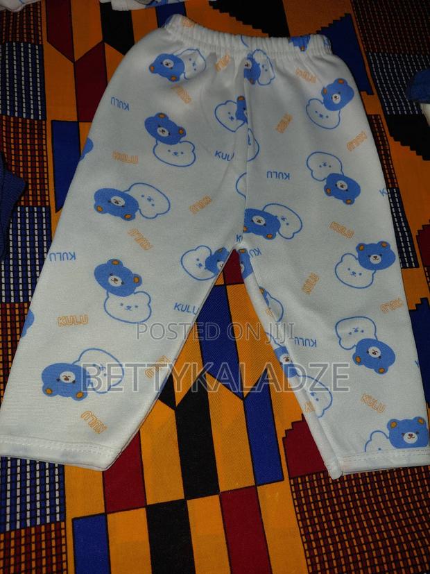 Thrift Newborn Clothes - thumbnail 6