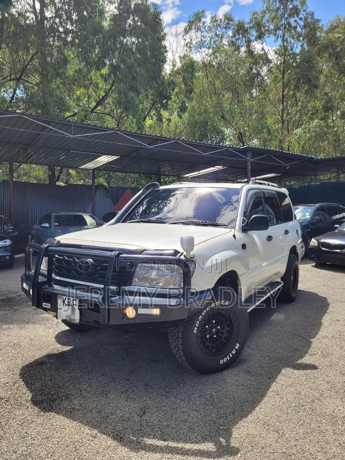 Toyota Land Cruiser 2002 White