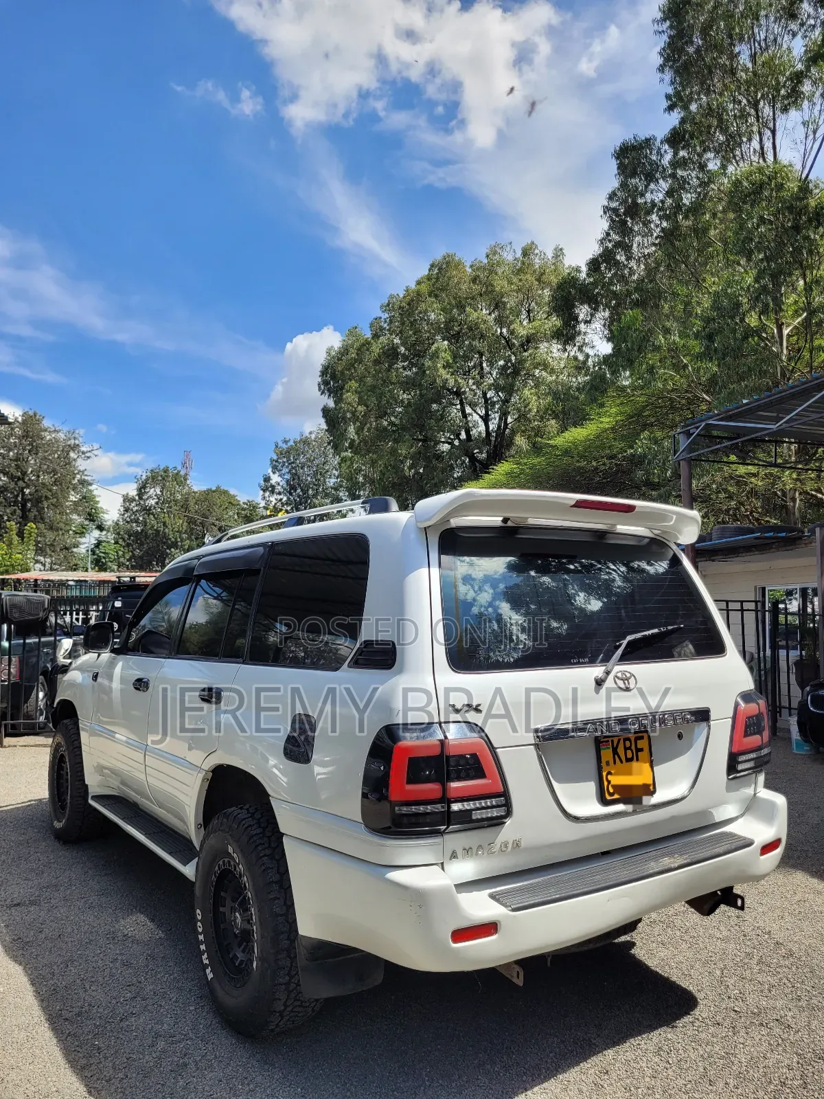 Toyota Land Cruiser 2002 White