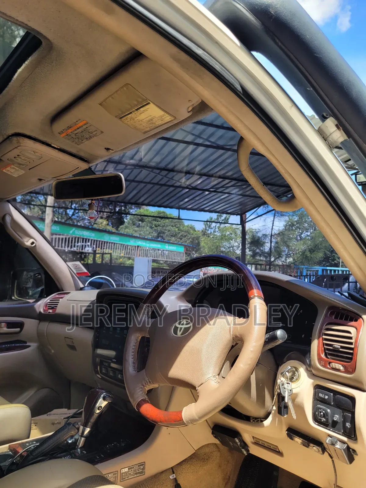 Toyota Land Cruiser 2002 White