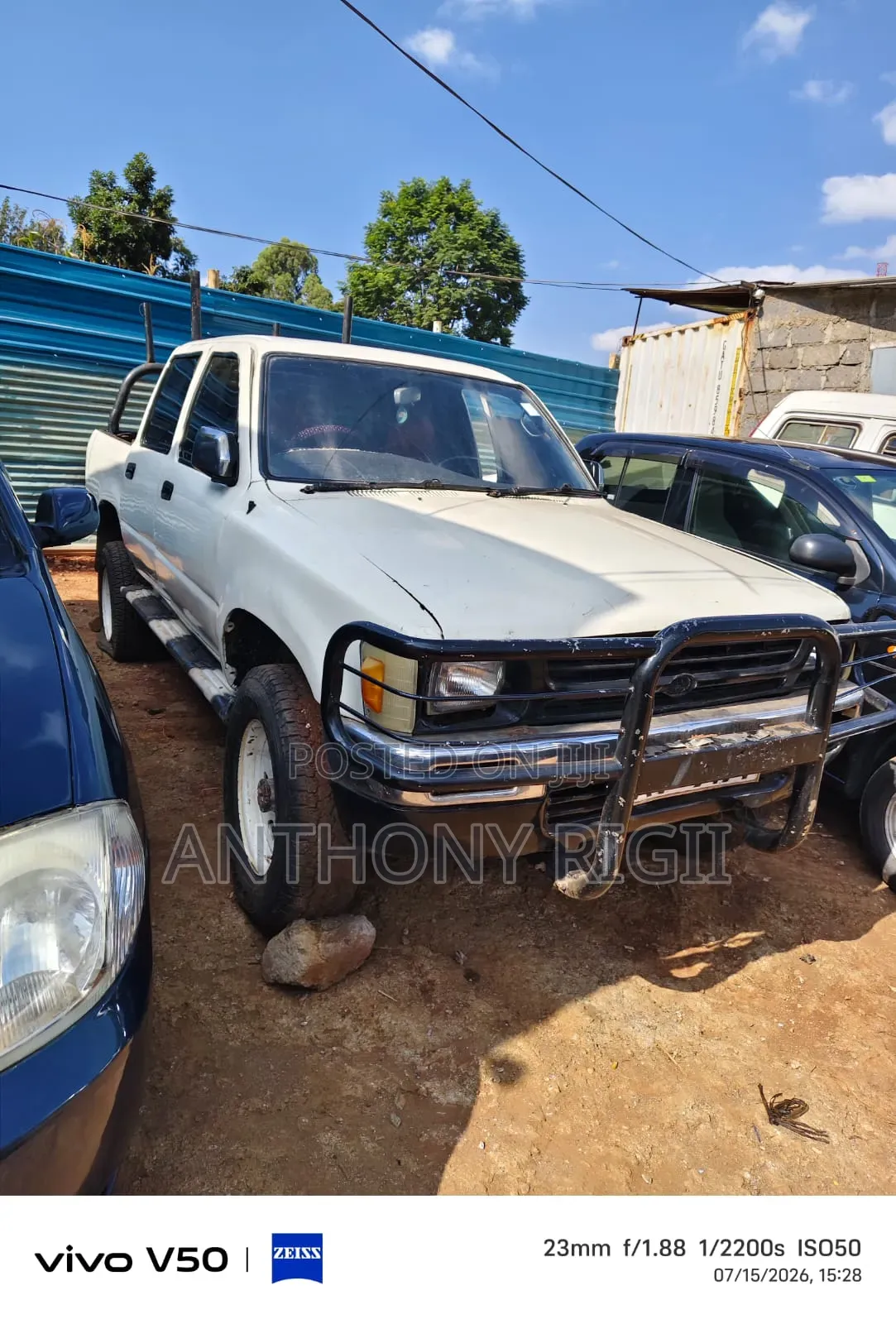Toyota Hilux 1998 White