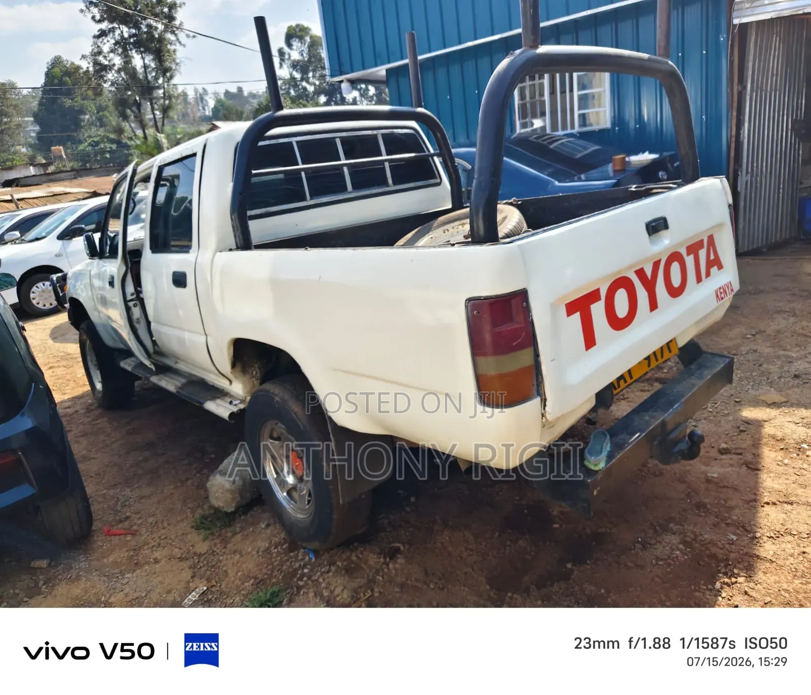Toyota Hilux 1998 White