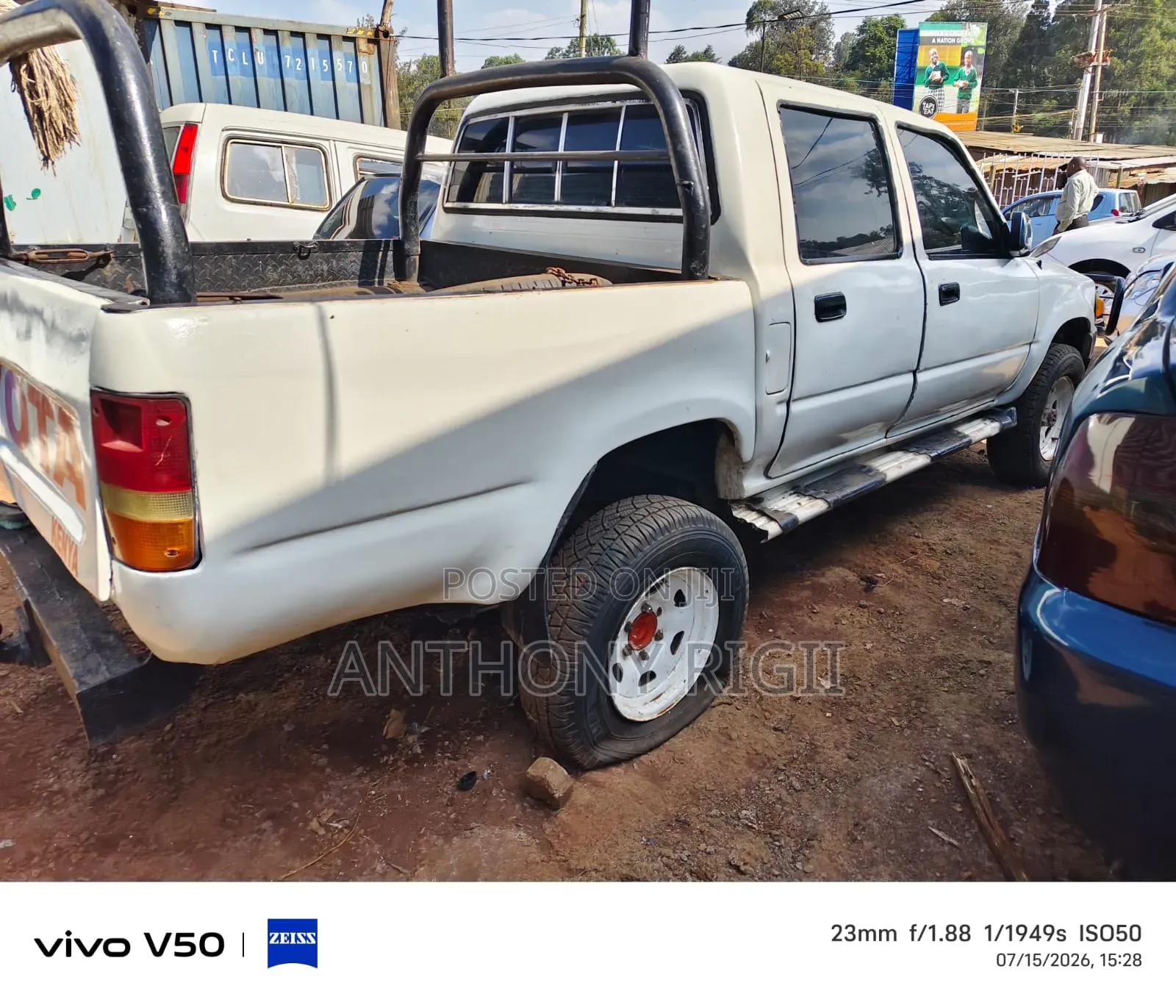 Toyota Hilux 1998 White