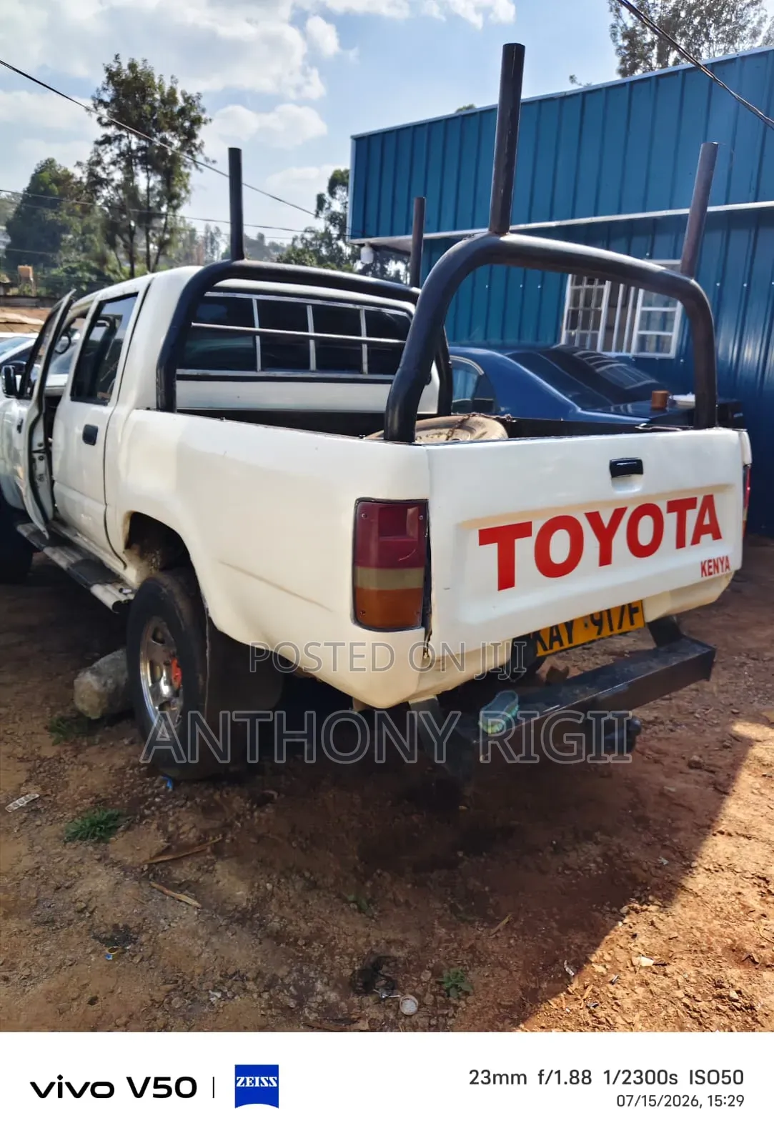 Toyota Hilux 1998 White