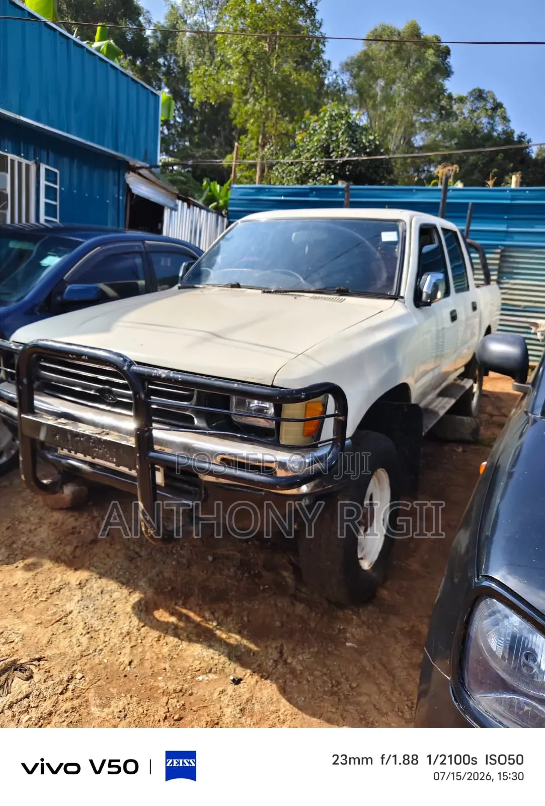 Toyota Hilux 1998 White
