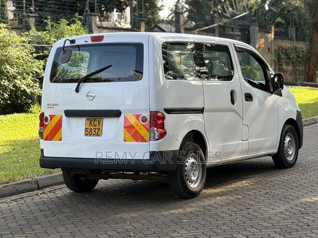 Nissan NV200 2012 White - thumbnail 6