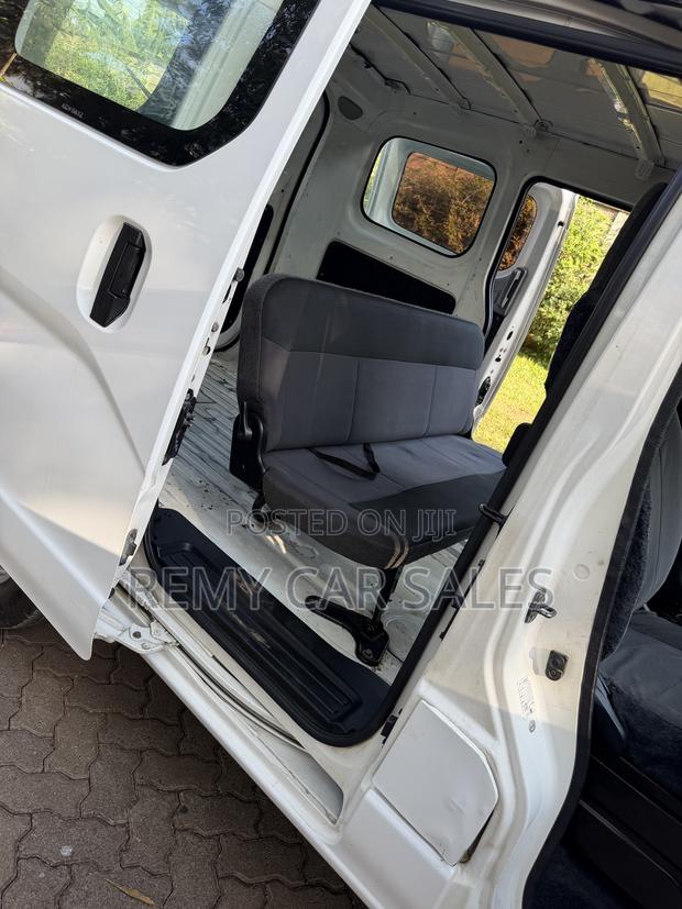 Nissan NV200 2012 White - thumbnail 7