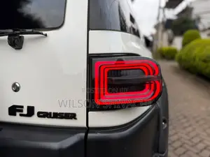 Toyota FJ Cruiser 2014 White