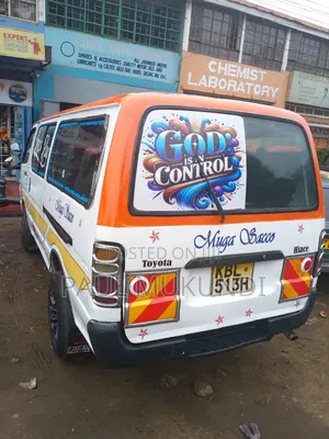 Toyota HiAce 2004 White