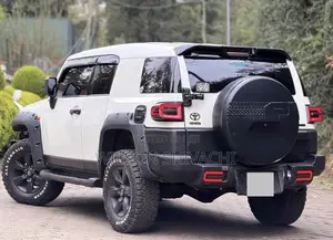 Toyota FJ Cruiser 2014 White