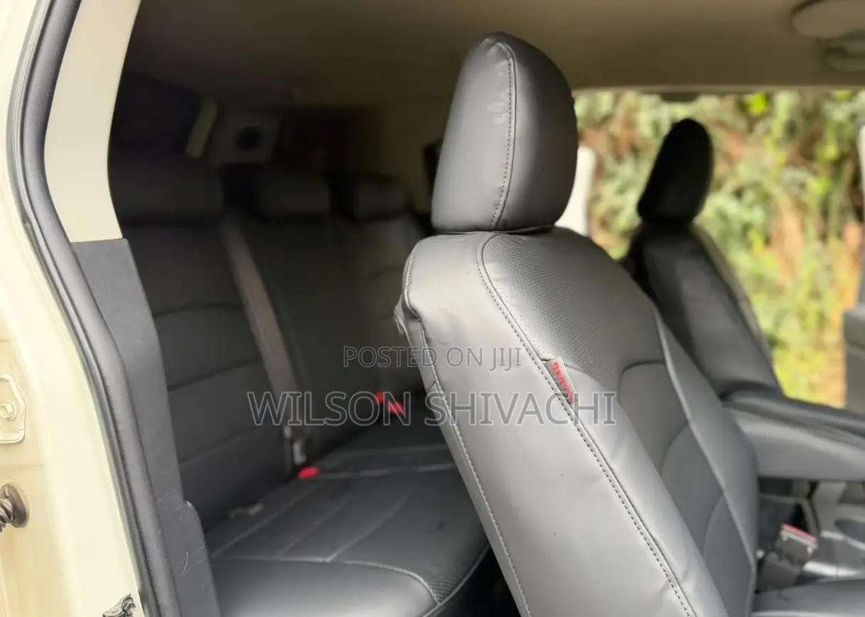 Toyota FJ Cruiser 2014 White