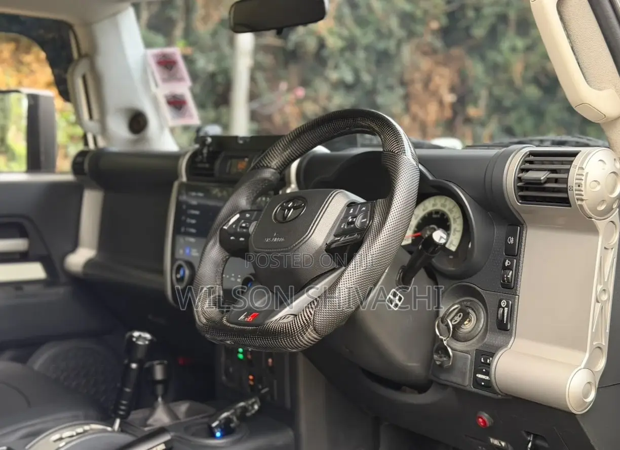 Toyota FJ Cruiser 2014 White