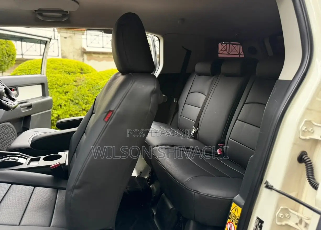 Toyota FJ Cruiser 2014 White