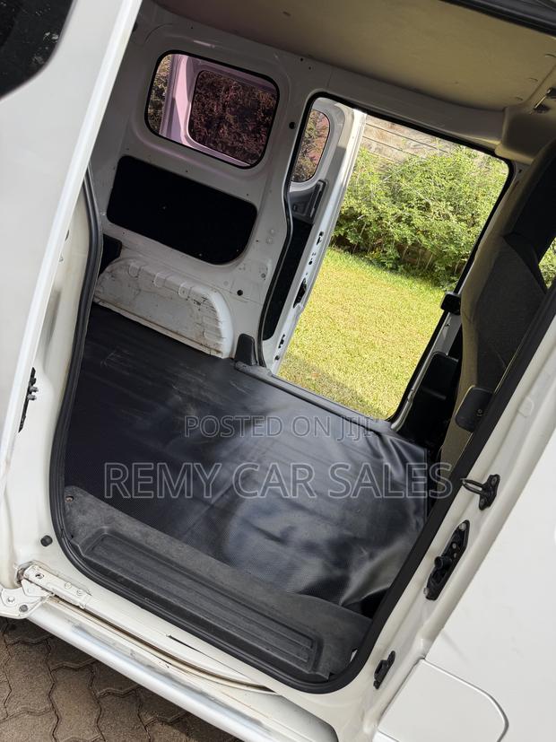 Nissan NV200 2015 White - thumbnail 7