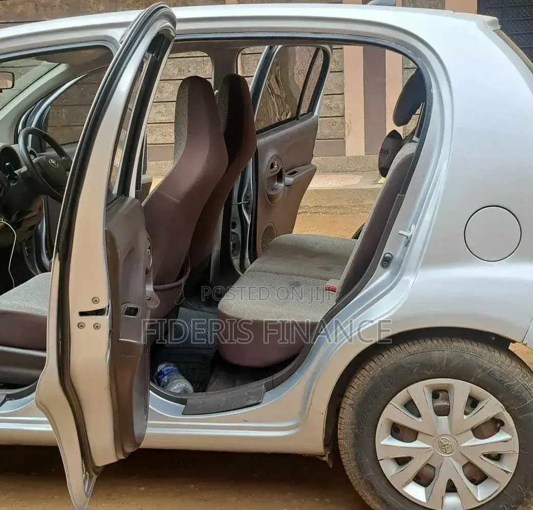 Toyota Passo 2015 Silver