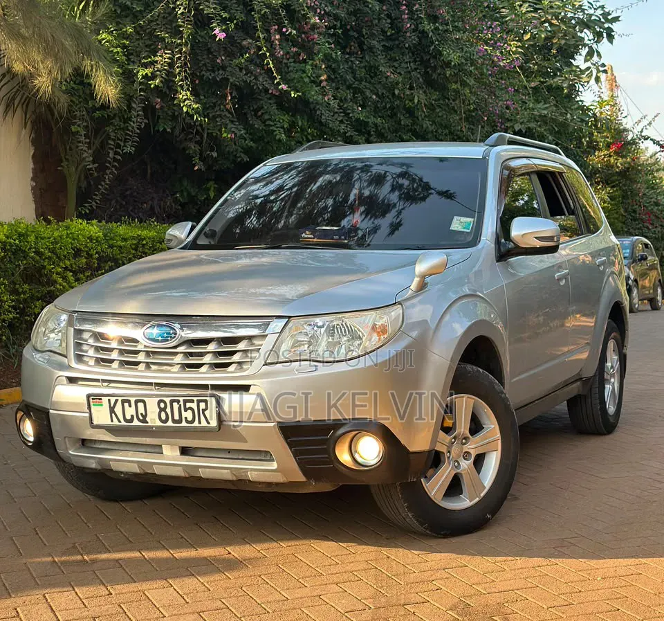 Subaru Forester 2011 Silver