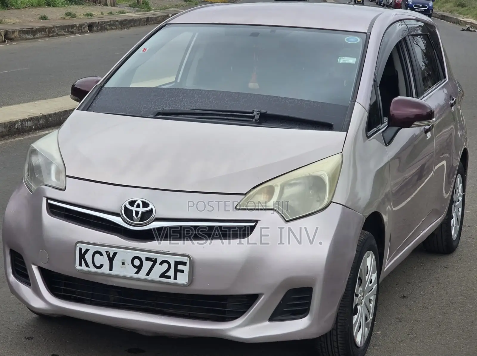 Toyota Ractis 1.3 FWD 2012 Pink