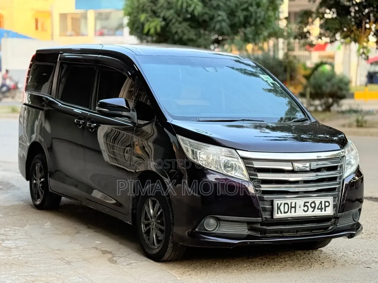 Toyota Noah 2015 Brown