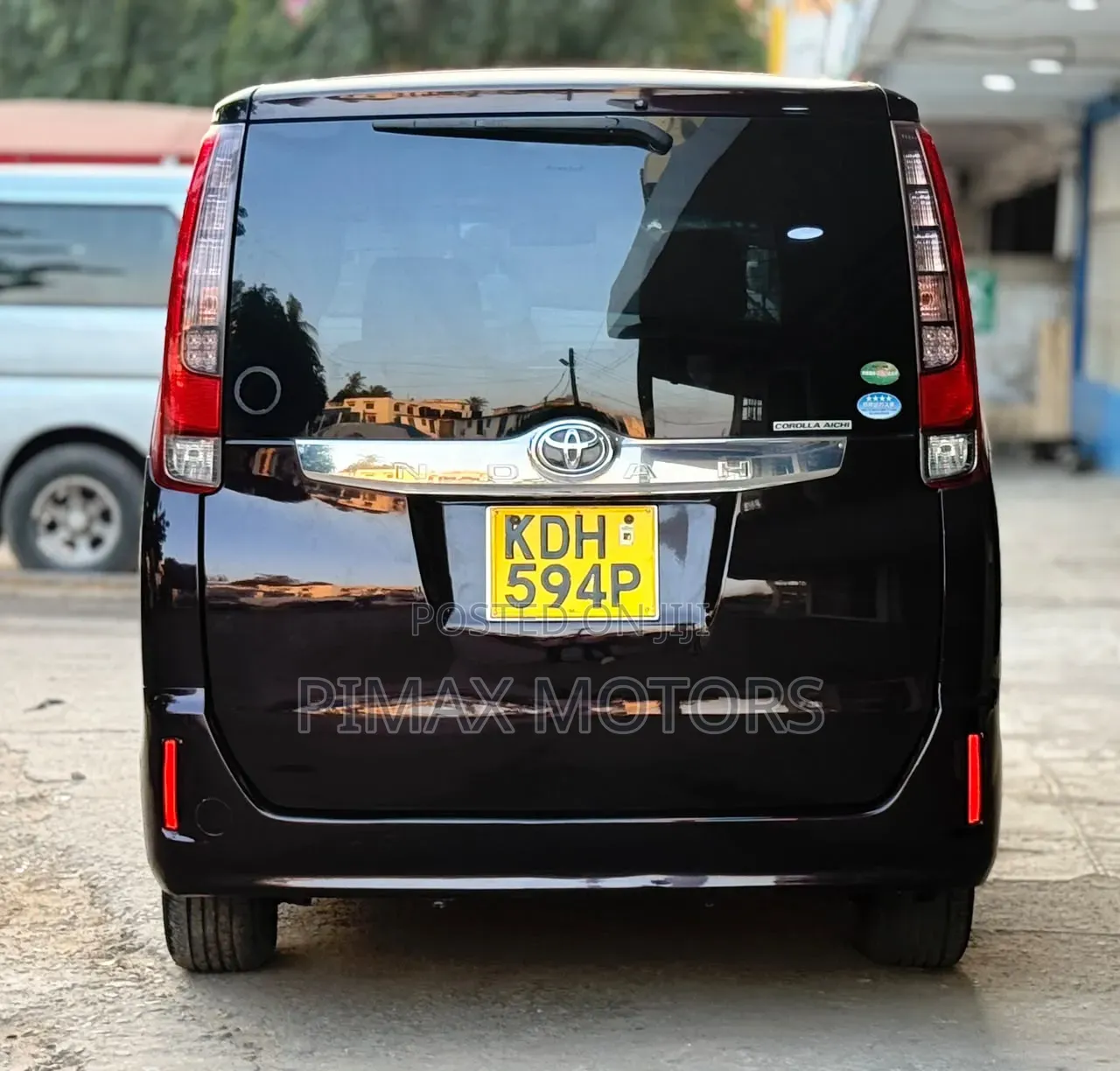 Toyota Noah 2015 Brown
