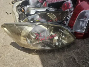 Auris 2010 Headlight Zenon
