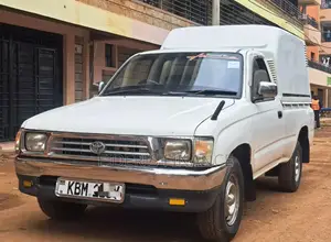 Toyota Hilux 2003 Pearl