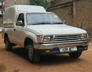 Toyota Hilux 2003 Pearl